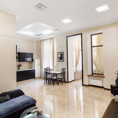 Downtown Prestige Apartment Odessa Ngoại thất bức ảnh