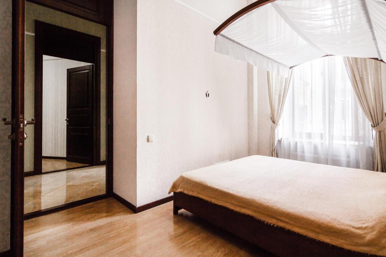 Downtown Prestige Apartment Odessa Ngoại thất bức ảnh