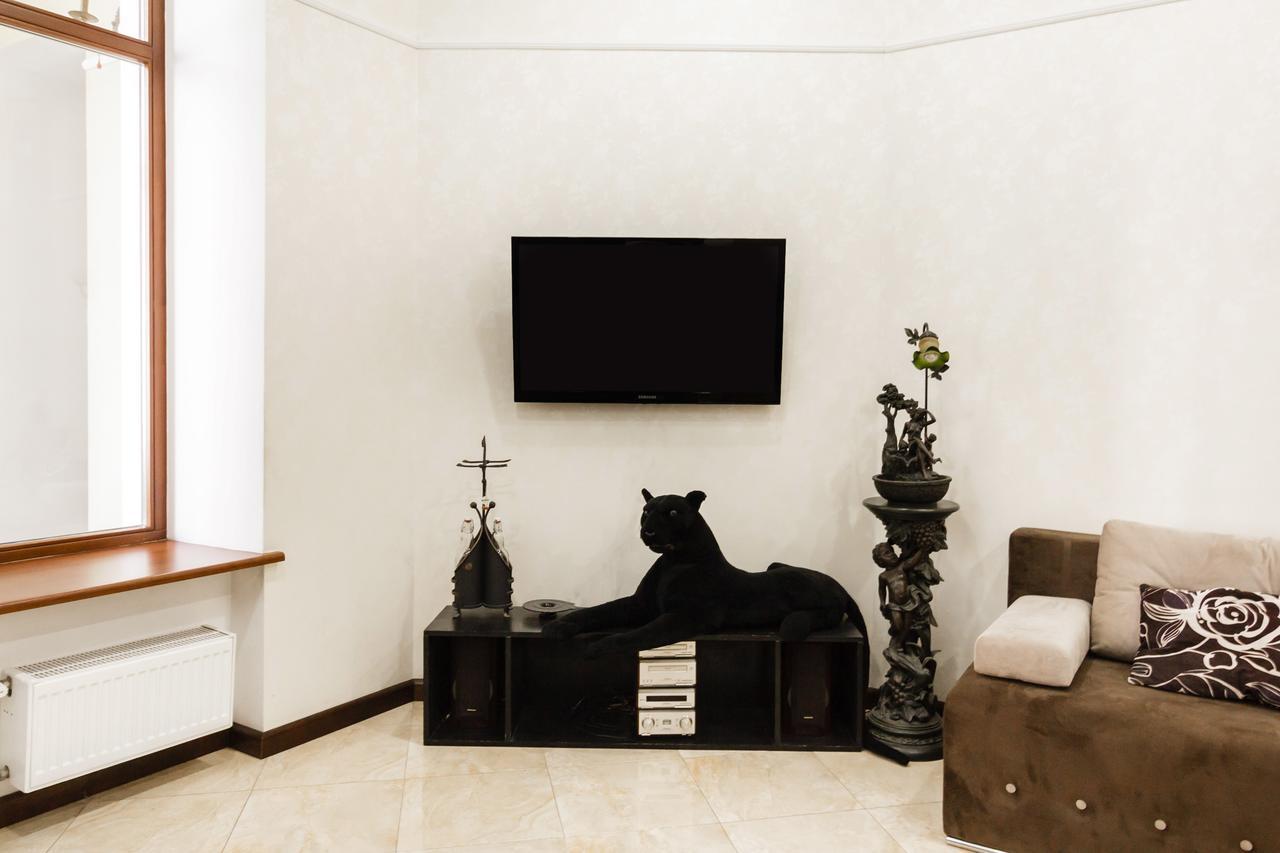 Downtown Prestige Apartment Odessa Ngoại thất bức ảnh