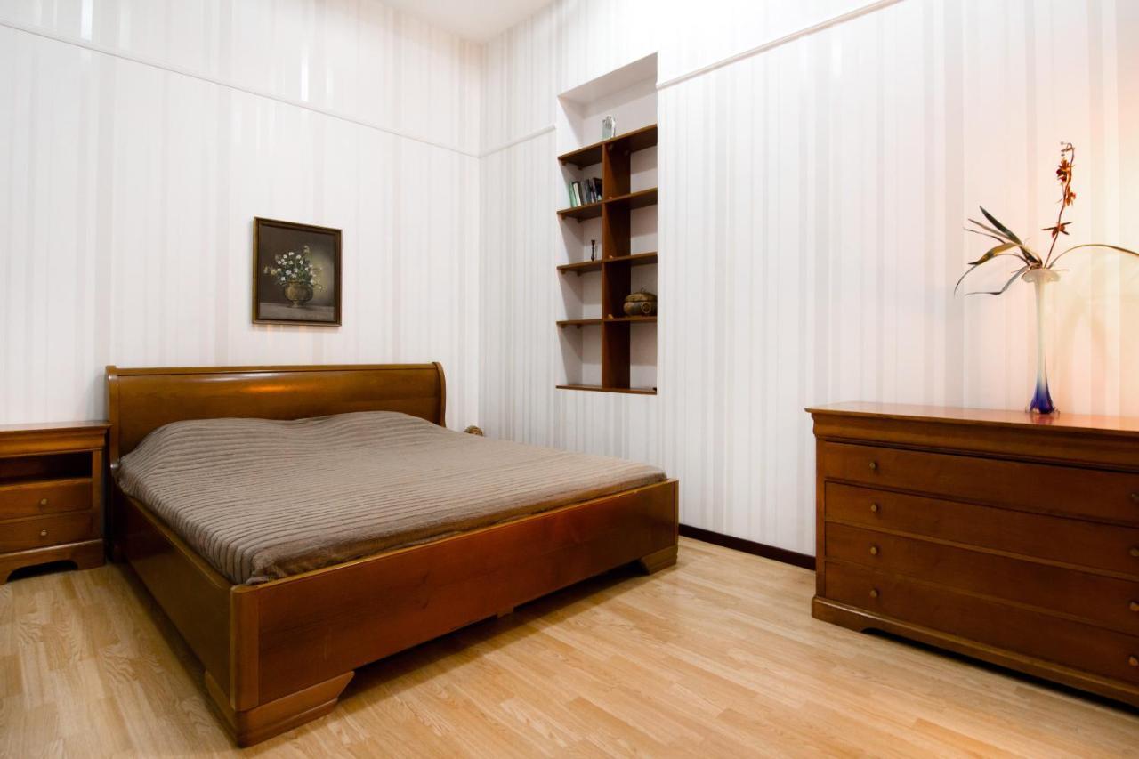 Downtown Prestige Apartment Odessa Ngoại thất bức ảnh