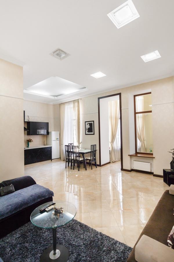 Downtown Prestige Apartment Odessa Ngoại thất bức ảnh